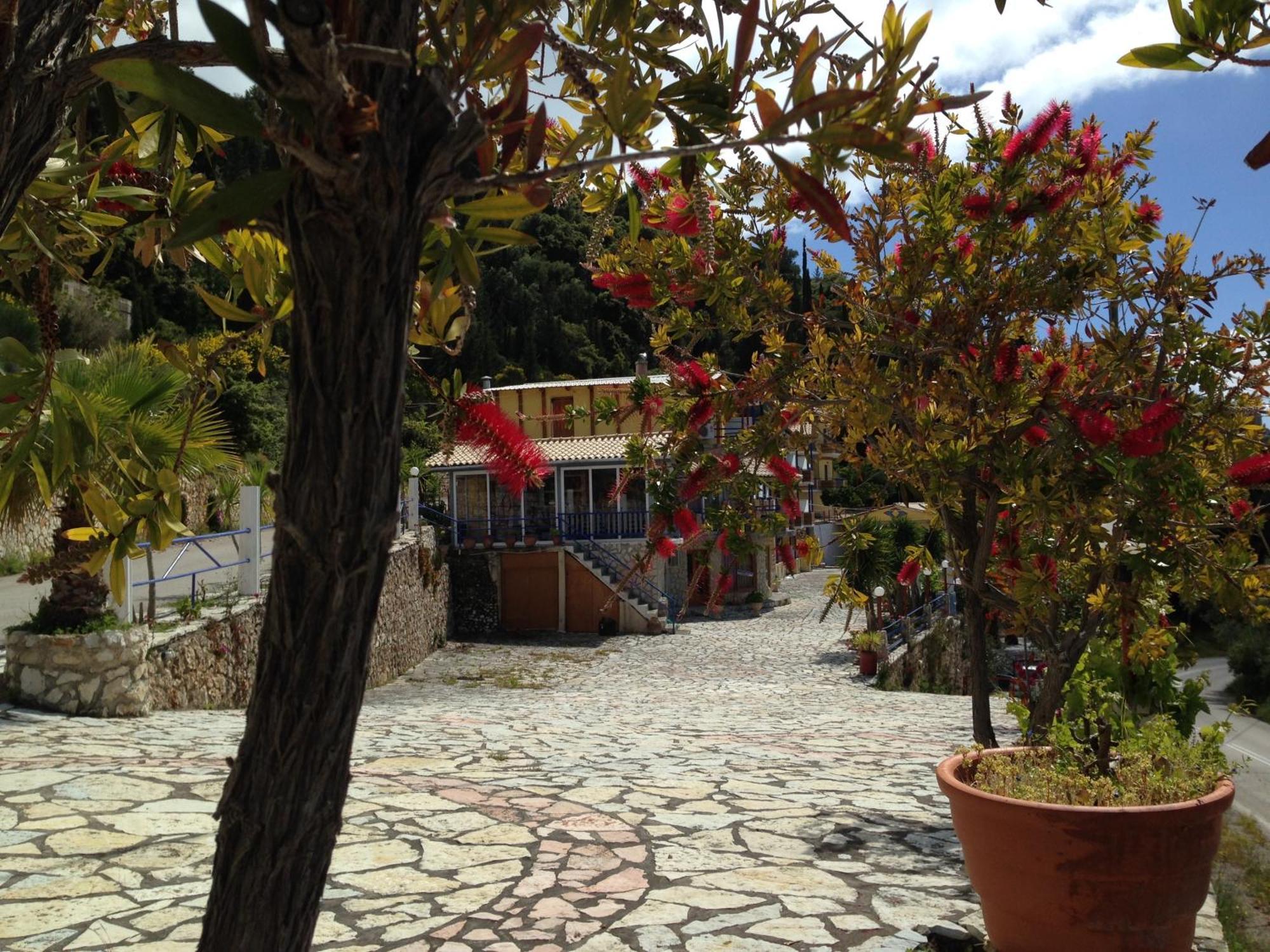 Politia Hotel Áyios Nikítas Buitenkant foto
